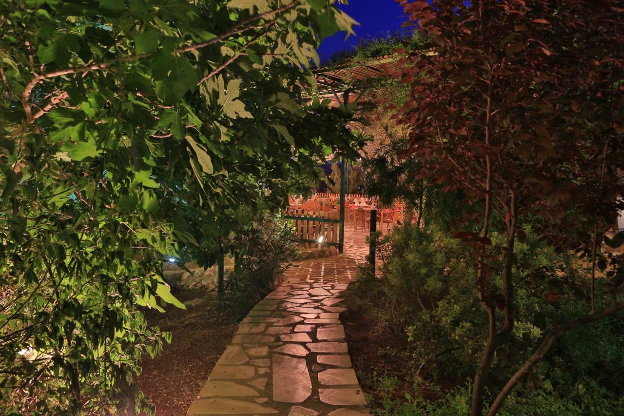 אל סלט Mountain Breeze Lodge & Resort מראה חיצוני תמונה