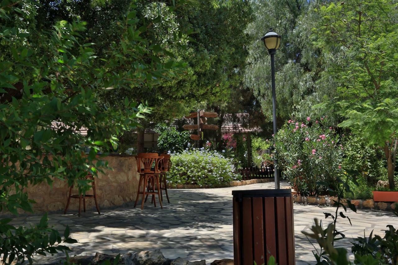 אל סלט Mountain Breeze Lodge & Resort מראה חיצוני תמונה