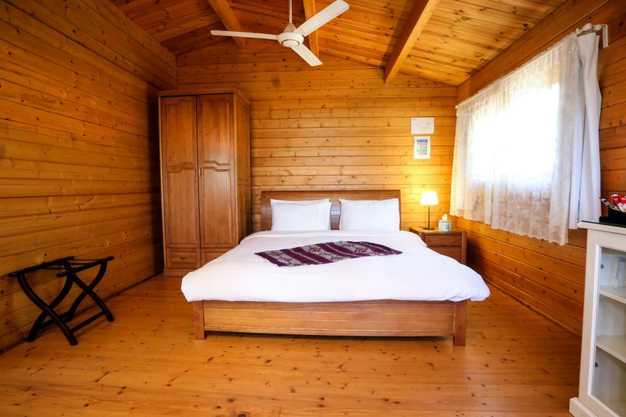 אל סלט Mountain Breeze Lodge & Resort מראה חיצוני תמונה